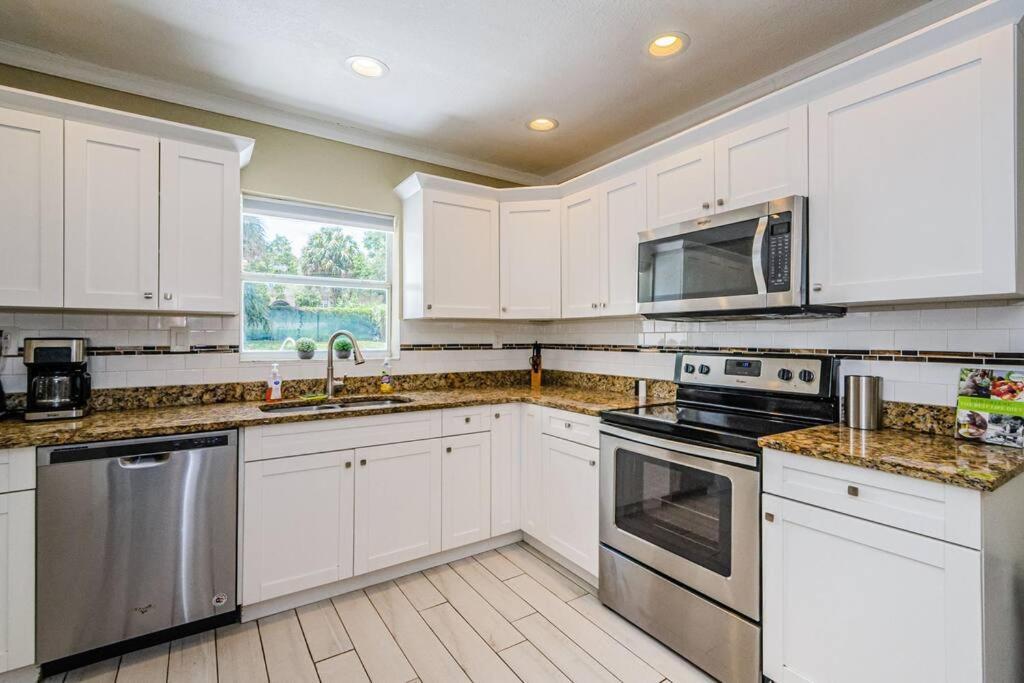 Beautiful Pool House In Old Seminole Heights! Villa Tampa Eksteriør bilde